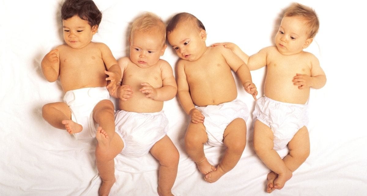 Des bébés en couches lavables