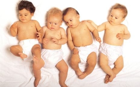 Des bébés en couches lavables