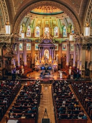 Près de 600 personnes à l'église Notre-Dame-des-Sept-Douleurs pour le concert de Grégory Charles