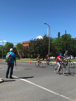Tour de l'Île de Montréal sur le boulevard LaSalle près de Wellington
