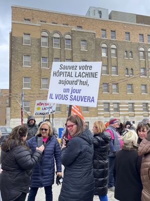 Mobilisation citoyenne du 18 mars 2023 devant l'hôpital de Lachine pour maintenir sa vocation communautaire avec des urgences
